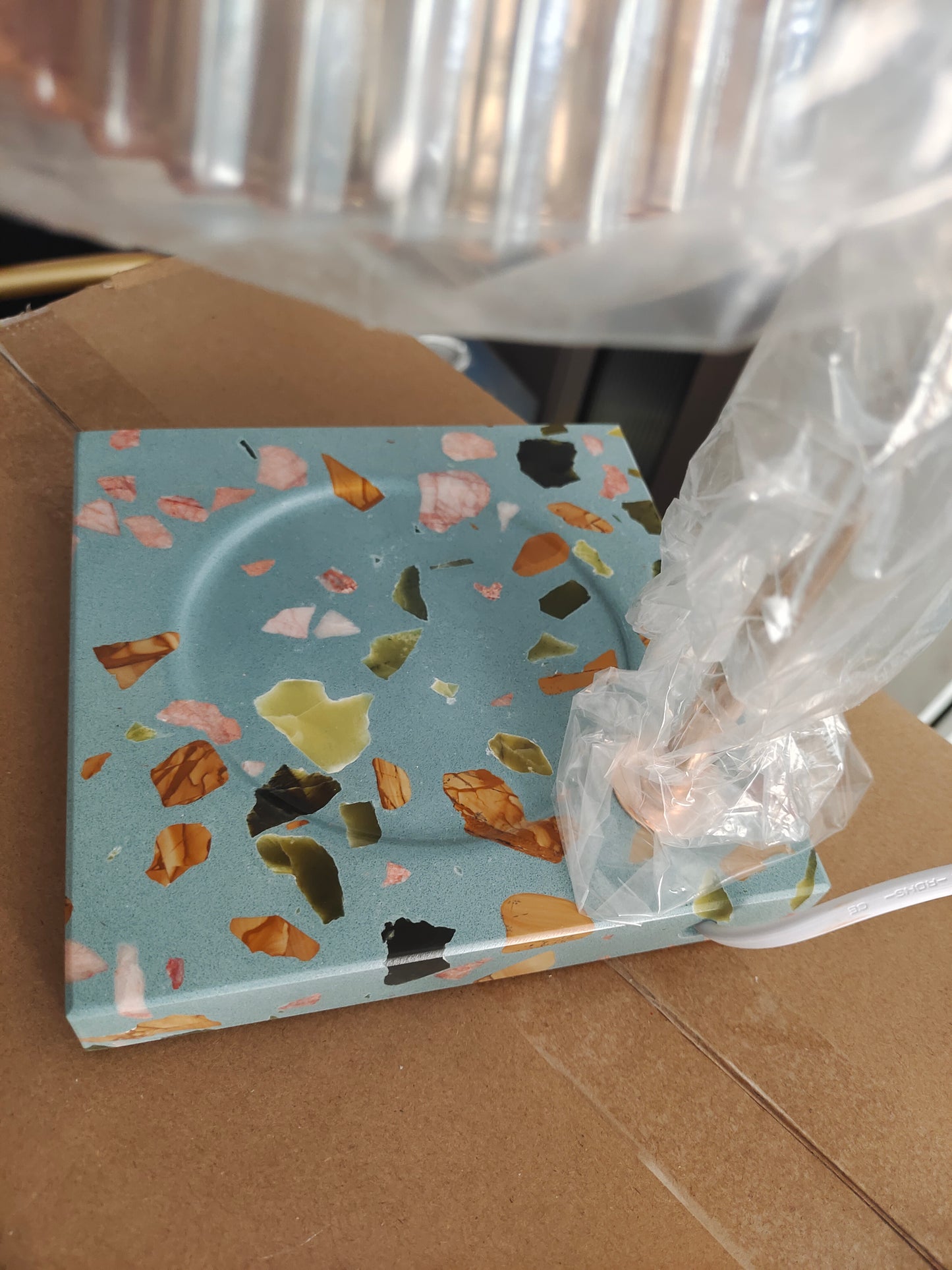 茶色玻璃碎花綠雲石擴香燈